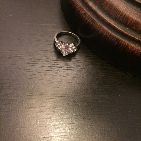 Jewelry - Ring
